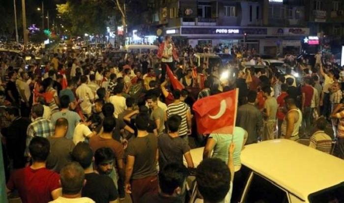 Qiyamçı türklər Hollandiyaya sığındılar